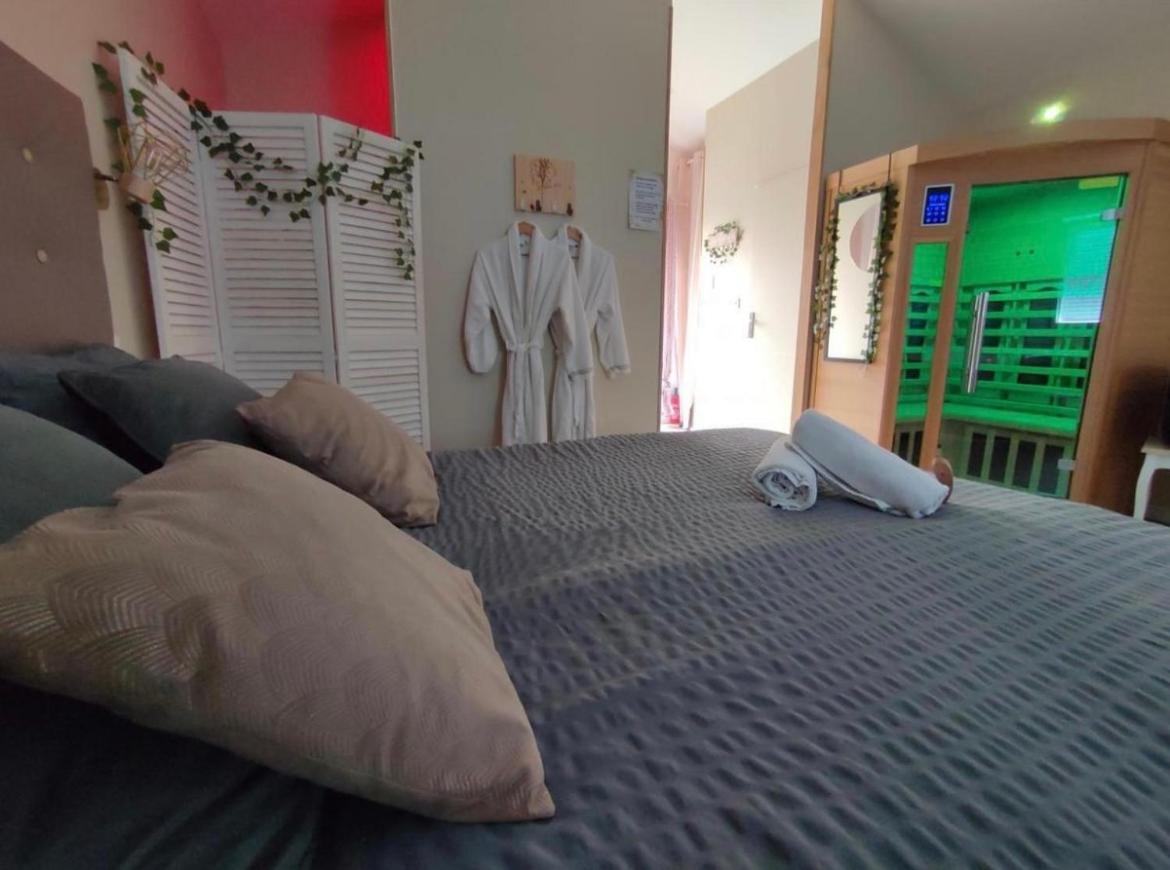 Le Cocoon D'Emy Bed & Breakfast Louvetot Exterior photo