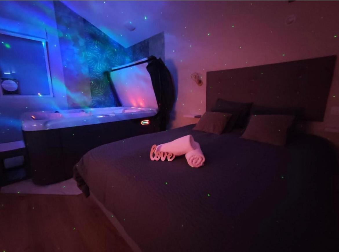 Le Cocoon D'Emy Bed & Breakfast Louvetot Exterior photo